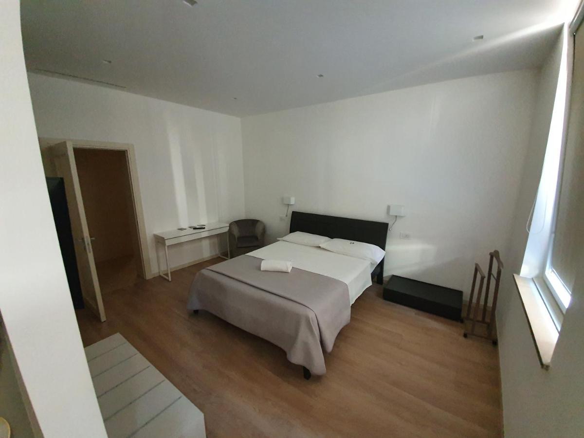 Отель Mi Casa Es Tambien Tu Casa Vips Верона Экстерьер фото