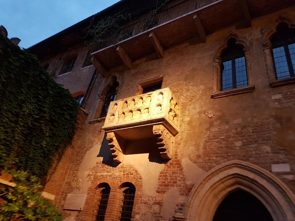 Отель Mi Casa Es Tambien Tu Casa Vips Верона Экстерьер фото