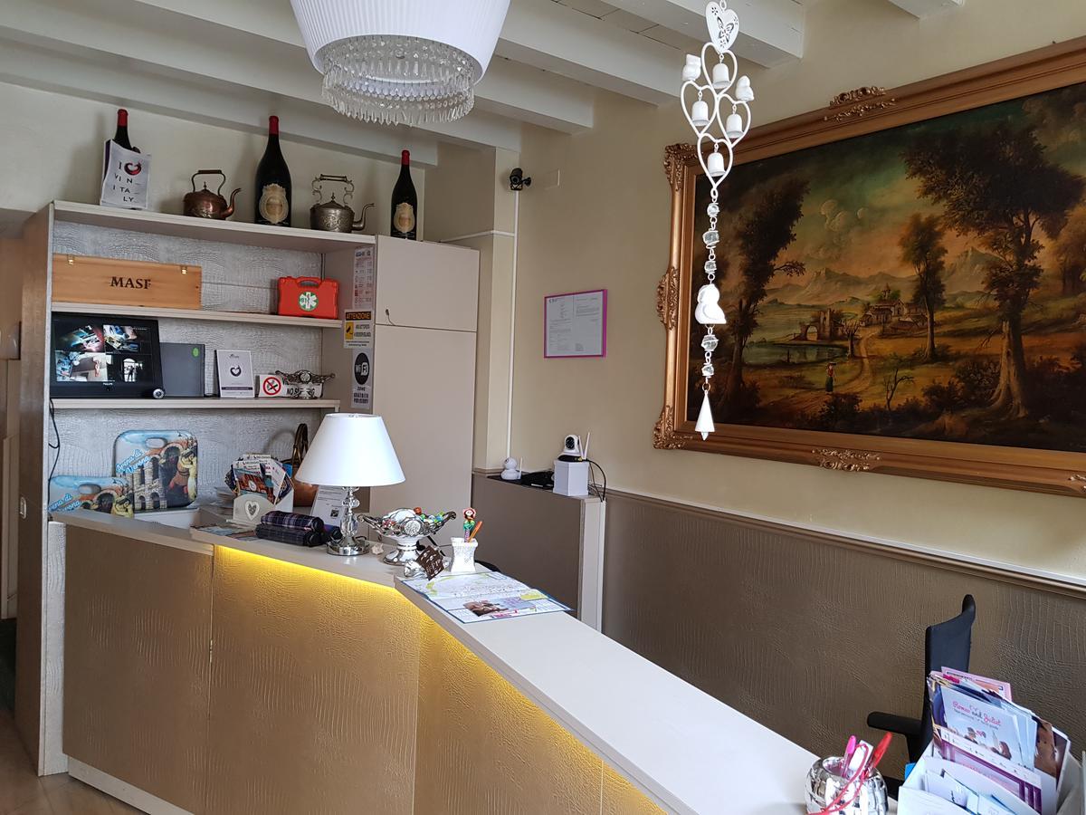 Отель Mi Casa Es Tambien Tu Casa Vips Верона Экстерьер фото