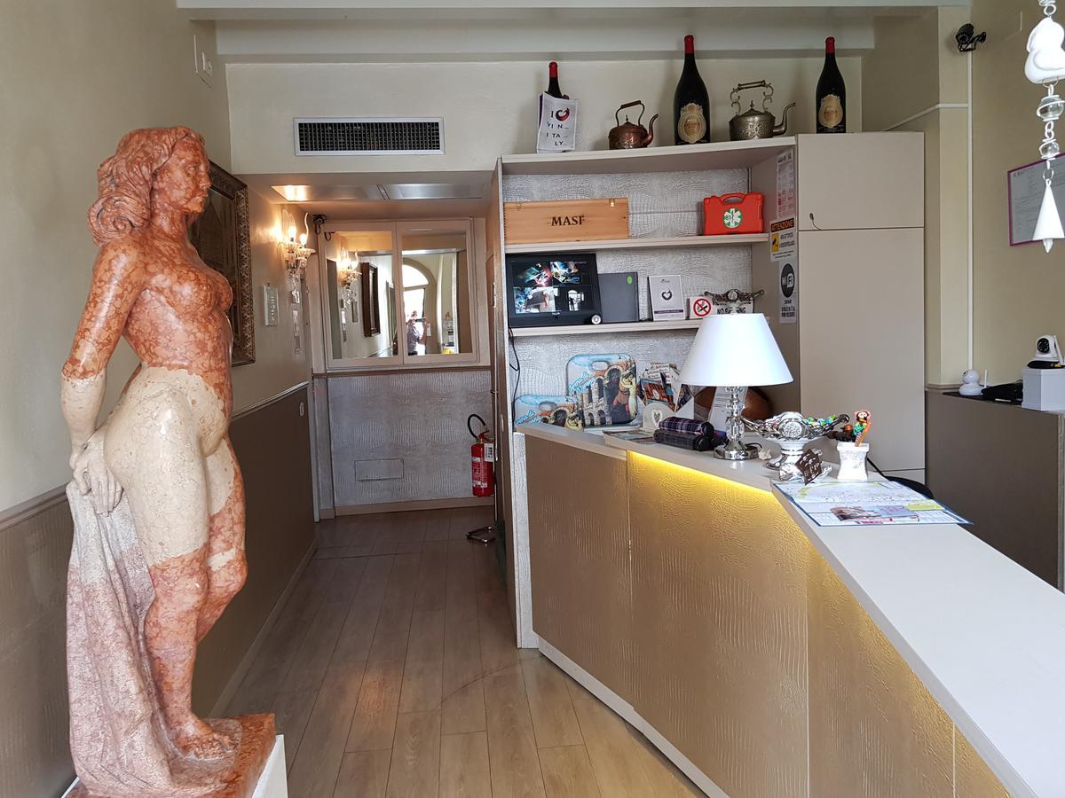 Отель Mi Casa Es Tambien Tu Casa Vips Верона Экстерьер фото