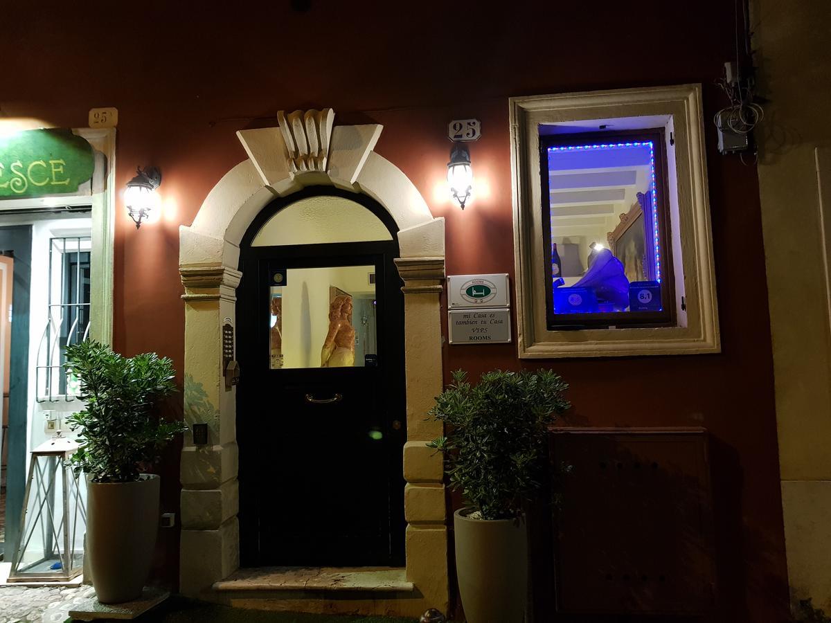 Отель Mi Casa Es Tambien Tu Casa Vips Верона Экстерьер фото