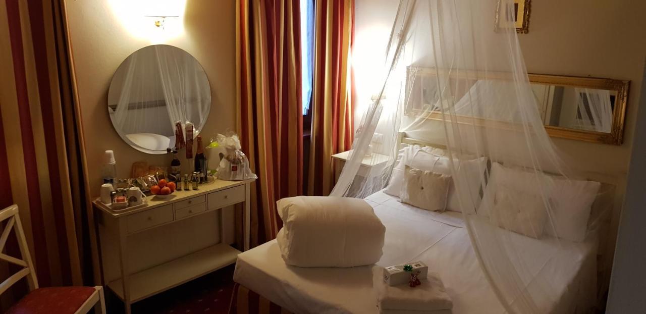Отель Mi Casa Es Tambien Tu Casa Vips Верона Экстерьер фото