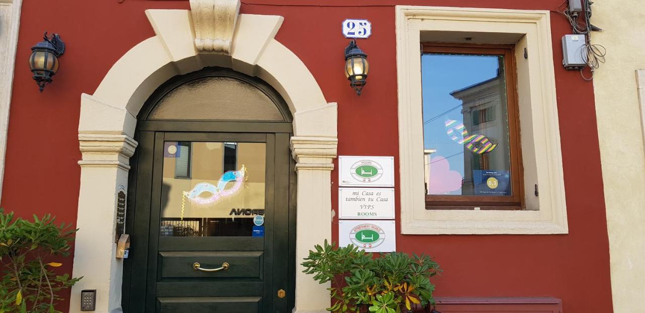 Отель Mi Casa Es Tambien Tu Casa Vips Верона Экстерьер фото