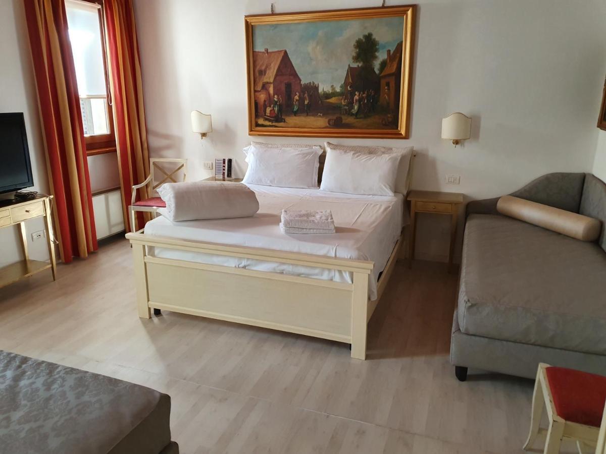 Отель Mi Casa Es Tambien Tu Casa Vips Верона Экстерьер фото